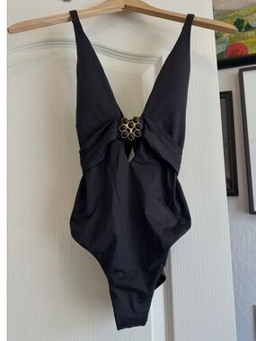 Trina Turk Monaco Black Plunge One-Piece. Size: 2